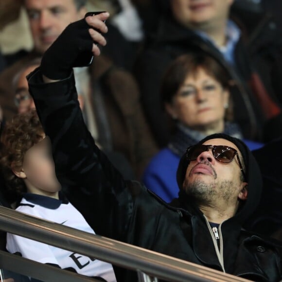 JoeyStarr, Arié Elmaleh et son fils Isaac, Gad Elmaleh - People assiste au match de Ligue 1 entre le Psg et Lyon à Paris le 19 mars 2017. Le Psg à remporté le match sur le score de 2-1. © Cyril Moreau/Bestimage