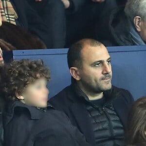 Gad Elmaleh, Arié Elmaleh et son fils Isaac - People assiste au match de Ligue 1 entre le Psg et Lyon à Paris le 19 mars 2017. Le Psg à remporté le match sur le score de 2-1. © Cyril Moreau/Bestimage