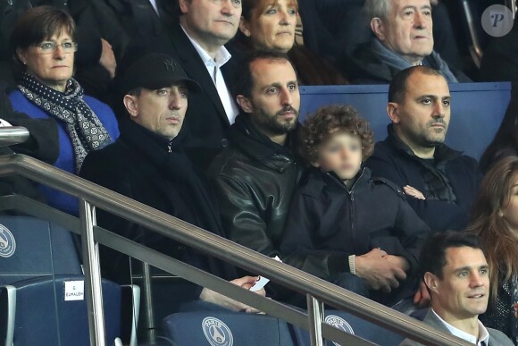 Gad Elmaleh, Arié Elmaleh et son fils Isaac - People assiste au match de Ligue 1 entre le Psg et Lyon à Paris le 19 mars 2017. Le Psg à remporté le match sur le score de 2-1. © Cyril Moreau/Bestimage