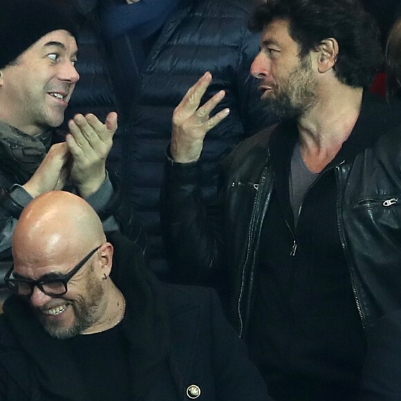 Stéphane Plaza, Patrick Bruel, Pascal Obispo et sa femme Julie Hanson, Youri Djorkaeff - People assiste au match de Ligue 1 entre le Psg et Lyon à Paris le 19 mars 2017. Le Psg à remporté le match sur le score de 2-1. © Cyril Moreau/Bestimage