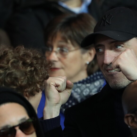 Gad Elmaleh et Isaac Elmaleh - People assiste au match de Ligue 1 entre le Psg et Lyon à Paris le 19 mars 2017. Le Psg à remporté le match sur le score de 2-1. © Cyril Moreau/Bestimage
