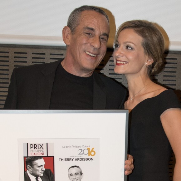 Thierry Ardisson et sa femme Audrey Crespo-Mara - Cérémonie du Prix Philippe Caloni décerné à Thierry Ardisson à la SCAM (Société civile des auteurs multimedia) à Paris le 17 janvier 2017. © Pierre Perusseau/Bestimage