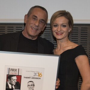 Thierry Ardisson et sa femme Audrey Crespo-Mara - Cérémonie du Prix Philippe Caloni décerné à Thierry Ardisson à la SCAM (Société civile des auteurs multimedia) à Paris le 17 janvier 2017. © Pierre Perusseau/Bestimage