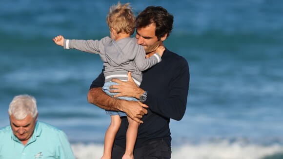 Roger Federer : Câlins à la plage avec ses enfants, avant un nouveau défi