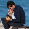 Le joueur de tennis suisse Roger Federer profite de la plage avec ses enfants, ses jumelles Myla Rose et Charlene Riva et ses jumeaux Leo et Lennart, à Miami, le 20 mars 2017 © CPA/Bestimage