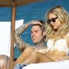 Chiara Ferragni et son petit ami, le rappeur italien Fedez, profitent d'une journée ensoleillée sur la plage du Setai. Miami, le 21 mars 2017.