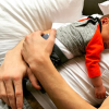 Jamie Vardy et son fils Finley, né en janvier 2017, en pleine sieste. Photo : Instagram Rebekah Vardy.