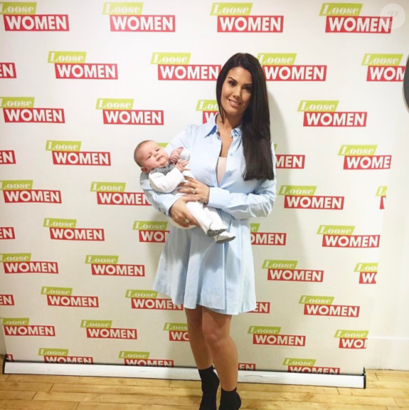 Rebekah Vardy et son fils Finley de passage dans l'émission Loose Women le 22 mars 2017. Photo : Instagram Rebekah Vardy.