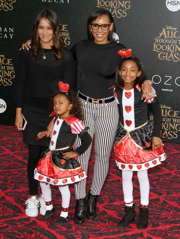 Melanie Brown (Mel B) et ses filles Angel Iris Murphy Brown et Madison Belafonte à la première de ‘Alice Through The Looking Glass' au théâtre El Capitan à Hollywood, le 23 mai 2016