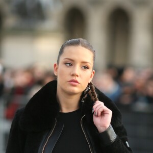 Adèle Exarchopoulos (enceinte) au défilé de mode "Louis Vuitton", collection prêt-à-porter Automne-Hiver 2017-2018 au Louvres à Paris, le 7 Mars 2017.© CVS/Veeren/Bestimage  People at Louis Vuitton fashion show Fall-Winter ready-to-wear 2017-2018 in Paris, on March 7, 2017.07/03/2017 - Paris