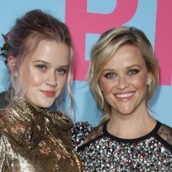 Ava Elizabeth Phillippe et sa mère Reese Witherspoon à la première de la série ‘Big Little Lies' au théâtre Chinois à Hollywood, le 7 février 2017