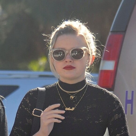 Exclusif - Reese Witherspoon et sa fille Ava Phillippe font du shopping au Country Mart à Brentwood, le 18 novembre 2016