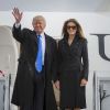 Donald Trump arrive pour son investiture avec sa femme Melania Trump à la Base Air Force Andrews, Maryland, etats-Unis, le 19 janvier 2017.