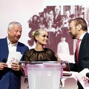 Exclusif - Christian Courtin-Clarins (président du conseil de surveillance de Clarins), Laeticia Hallyday ("Femme de Coeur 2017" par Clarins pour son engagement humanitaire) et Dr Olivier Courtin-Clarins (président du directoire de Clarins) - Le Prix Clarins pour l'enfance fête ses 20 ans et récompense sa nouvelle femme de coeur L.Hallyday pour son association La Bonne Étoile à l'hôtel Salomon de Rothschild à Paris, France, le 14 mars 2017. © Borde-Jacovides/Bestimage