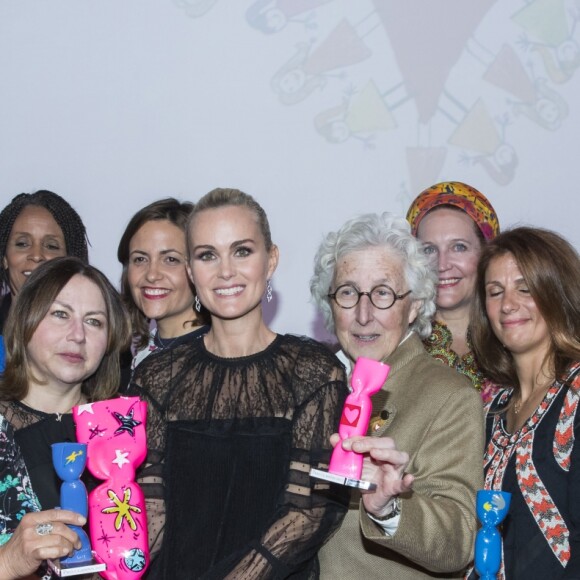 Exclusif - Catherine Enjolet (Femme de Coeur du Prix Clarins 2004), Muriel Hermine (Femme de Coeur du Prix Clarins 2008), Christine Janin (Femme de Coeur du Prix Clarins 1997), Nathalie Noah, Muriel Hattab (Femme de Coeur du Prix Clarins 2016), Laurence Ligier (Femme de Coeur du Prix Clarins 2005), Laeticia Hallyday ("Femme de Coeur 2017" par Clarins pour son engagement humanitaire), Francine Leca (Femme de Coeur du Prix Clarins 1999), Céline Charloux (Femme de Coeur du Prix Clarins 2003), Malika Bellaribi-Le Moal (Femme de Coeur du Prix Clarins 2011) - Le Prix Clarins pour l'enfance fête ses 20 ans et récompense sa nouvelle femme de coeur L.Hallyday pour son association La Bonne Étoile à l'hôtel Salomon de Rothschild à Paris, France, le 14 mars 2017. © Borde-Jacovides/Bestimage