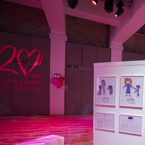 Exclusif - Prix spécial - No web - Atmosphère - Le Prix Clarins pour l'enfance fête ses 20 ans et récompense sa nouvelle femme de coeur L.Hallyday pour son association La Bonne Étoile à l'hôtel Salomon de Rothschild à Paris, France, le 14 mars 2017. Pour cette 20ème édition anniversaire, le Groupe Clarins accueille avec plaisir L. Hallyday dans son cercle de femmes de coeur pour ses actions auprès des enfants et s'engage à la soutenir dans ses projets à venir. Depuis dix ans déjà, L. Hallyday consacre une énergie sincère à la cause de l'enfance, d'abord à travers son rôle d'ambassadrice de l'UNICEF puis en créant en 2012 avec H. Darroze l'association " La Bonne Étoile " dont le but n'est autre que de changer le quotidien des enfants laissés pour compte, souvent orphelins, atteints de maladies ou de handicaps, et de leur offrir une vie décente, remplie de joies et d'espoir. Écoles, orphelinats, dispensaires pédiatriques, participation à l'aide d'urgence alimentaire, elle n'a eu de cesse ces quatre dernières années de faire aboutir d'importants projets au Vietnam et d'offrir du concret à tous ces enfants en souffrance. © Borde-Jacovides/Bestimage