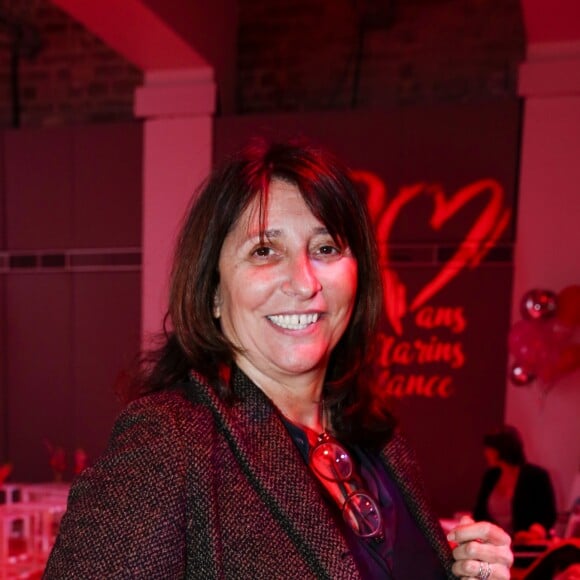 Exclusif - Prix spécial - No web - Anne Marcassus - Le Prix Clarins pour l'enfance fête ses 20 ans et récompense sa nouvelle femme de coeur L.Hallyday pour son association La Bonne Étoile à l'hôtel Salomon de Rothschild à Paris, France, le 14 mars 2017. Pour cette 20ème édition anniversaire, le Groupe Clarins accueille avec plaisir L. Hallyday dans son cercle de femmes de coeur pour ses actions auprès des enfants et s'engage à la soutenir dans ses projets à venir. Depuis dix ans déjà, L. Hallyday consacre une énergie sincère à la cause de l'enfance, d'abord à travers son rôle d'ambassadrice de l'UNICEF puis en créant en 2012 avec H. Darroze l'association " La Bonne Étoile " dont le but n'est autre que de changer le quotidien des enfants laissés pour compte, souvent orphelins, atteints de maladies ou de handicaps, et de leur offrir une vie décente, remplie de joies et d'espoir. Écoles, orphelinats, dispensaires pédiatriques, participation à l'aide d'urgence alimentaire, elle n'a eu de cesse ces quatre dernières années de faire aboutir d'importants projets au Vietnam et d'offrir du concret à tous ces enfants en souffrance. © Borde-Jacovides/Bestimage