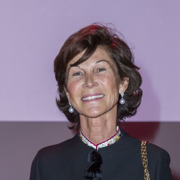 Exclusif - Prix spécial - No web - Sylvie Rousseau - Le Prix Clarins pour l'enfance fête ses 20 ans et récompense sa nouvelle femme de coeur L.Hallyday pour son association La Bonne Étoile à l'hôtel Salomon de Rothschild à Paris, France, le 14 mars 2017. Pour cette 20ème édition anniversaire, le Groupe Clarins accueille avec plaisir L. Hallyday dans son cercle de femmes de coeur pour ses actions auprès des enfants et s'engage à la soutenir dans ses projets à venir. Depuis dix ans déjà, L. Hallyday consacre une énergie sincère à la cause de l'enfance, d'abord à travers son rôle d'ambassadrice de l'UNICEF puis en créant en 2012 avec H. Darroze l'association " La Bonne Étoile " dont le but n'est autre que de changer le quotidien des enfants laissés pour compte, souvent orphelins, atteints de maladies ou de handicaps, et de leur offrir une vie décente, remplie de joies et d'espoir. Écoles, orphelinats, dispensaires pédiatriques, participation à l'aide d'urgence alimentaire, elle n'a eu de cesse ces quatre dernières années de faire aboutir d'importants projets au Vietnam et d'offrir du concret à tous ces enfants en souffrance. © Borde-Jacovides/Bestimage