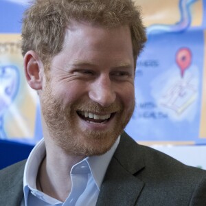 Le prince Harry visite le Leicestershire Aids Support Service (LASS), une institution qui vient en aide aux personnes atteintes du VIH à Leicester, le 21 mars 2017.