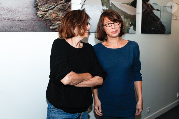 Jane Birkin et sa fille Kate Barry, fruit de son court mariage avec John Barry, lors d'une expo photo de Kate à Dinard en octobre 2012.
