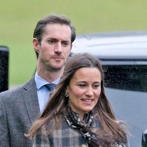 Pippa Middleton et son fiancé James Matthews lors de la messe de Noël, le 25 décembre 2016, à Englefield dans le Berkshire, où sera célébré leur mariage le 20 mai 2017.