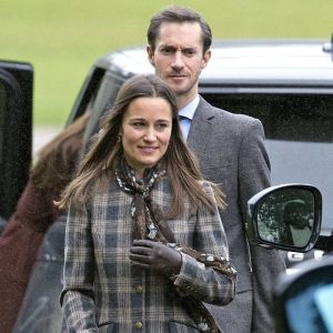 Pippa Middleton et son fiancé James Matthews lors de la messe de Noël, le 25 décembre 2016, à Englefield dans le Berkshire, où sera célébré leur mariage le 20 mai 2017.