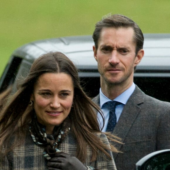 Pippa Middleton et son fiancé James Matthews lors de la messe de Noël, le 25 décembre 2016, à Englefield dans le Berkshire, où sera célébré leur mariage le 20 mai 2017.