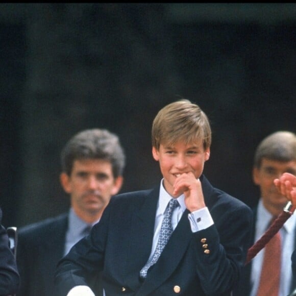 La princesse Diana et le prince Charles avec les princes Harry et William lors des commémorations du 50e anniversaire de la victoire des Alliés en août 1995 à Londres.