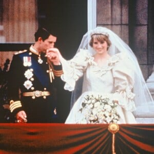 La princesse Diana et le prince Charles lors de leur mariage à Londres le 29 juillet 1981.