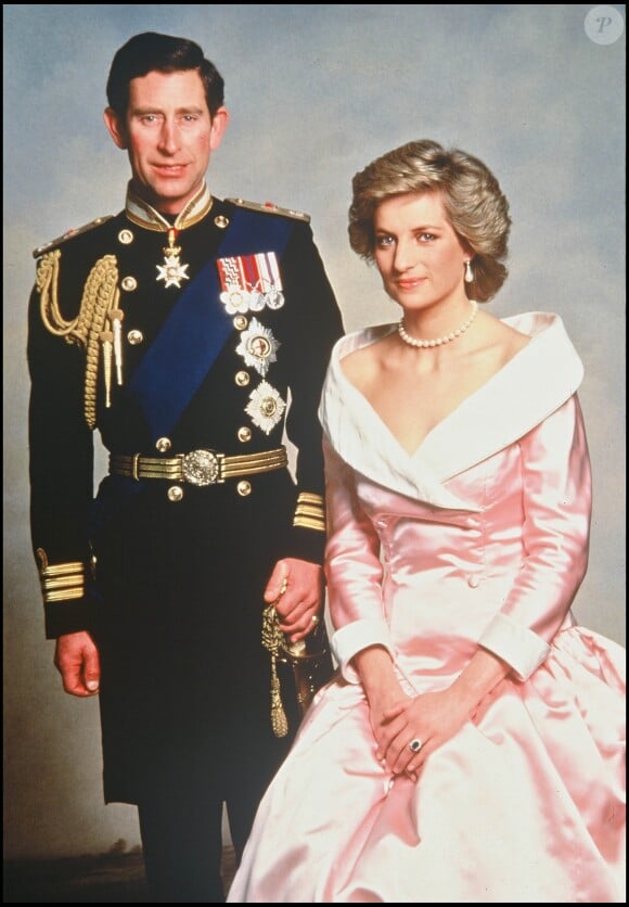 La princesse Diana et le prince Charles, portrait officiel, 1981.