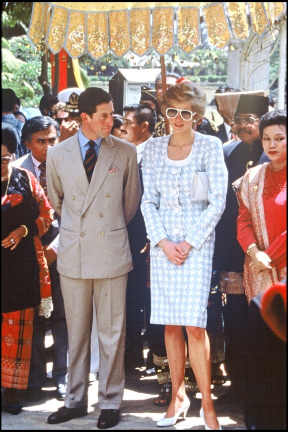 La princesse Diana et le prince Charles en visite officielle en Indonésie en novembre 1989.