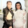 Kim Kardashian et Fergie à l'évènement des Fashion Los Angeles Awards, organisée le 2 avril 2017.