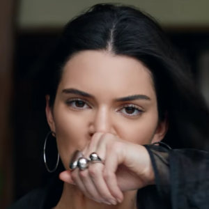 Kendall Jenner dans la nouvelle publicité pour Pepsi, diffusée le 4 avril 2017