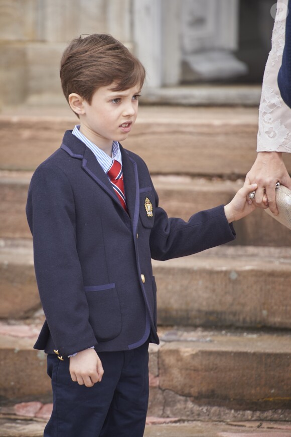 Le prince Henrik, fils de la princesse Marie et le prince Joachim, lors de la confirmation de son cousin le prince Felix de Danemark en la chapelle du palais de Fredensborg le 1er avril 2017.
