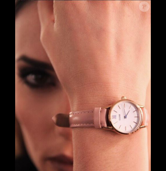 Capucine Anav fait la promotion d'une montre - Instagram, 2017