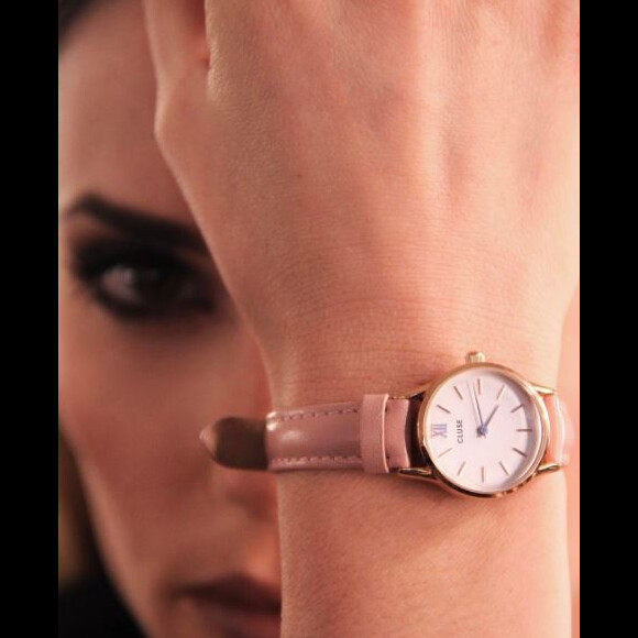 Capucine Anav fait la promotion d'une montre - Instagram, 2017