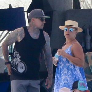 Pink et son mari Carey Hart à Los Cabos, le 24 mars 2016.