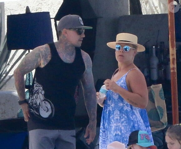 Pink et son mari Carey Hart à Los Cabos, le 24 mars 2016.