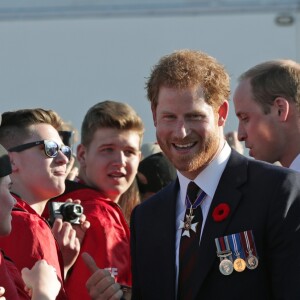 Le prince William, duc de Cambridge, et le prince Harry lors des commémorations des 100 ans de la bataille de Vimy, (100 ans jour pour jour, le 9 avril 1917) dans laquelle de nombreux Canadiens ont trouvé la mort lors de la Première Guerre mondiale, au Mémorial national du Canada, à Vimy, France, le 9 avril 2017