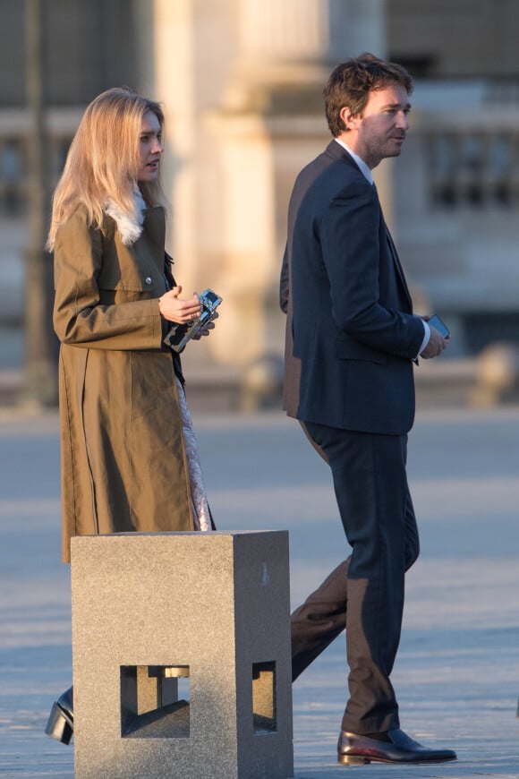 Natalia Vodianova et son compagnon Antoine Arnault arrivent au cocktail du dîner de présentation de la nouvelle collection Vuitton "Masters, Les Grands Maîtres" en collaboration avec Jeff Koons au Louvre à Paris, France, le 11 avril 2017.