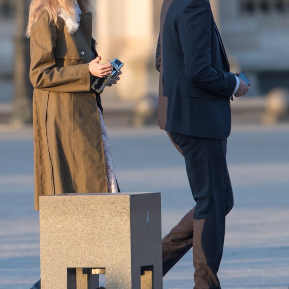 Natalia Vodianova et son compagnon Antoine Arnault arrivent au cocktail du dîner de présentation de la nouvelle collection Vuitton "Masters, Les Grands Maîtres" en collaboration avec Jeff Koons au Louvre à Paris, France, le 11 avril 2017.
