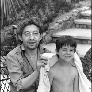 Serge et Charlotte Gainsbourg à Saint-Tropez en 1977