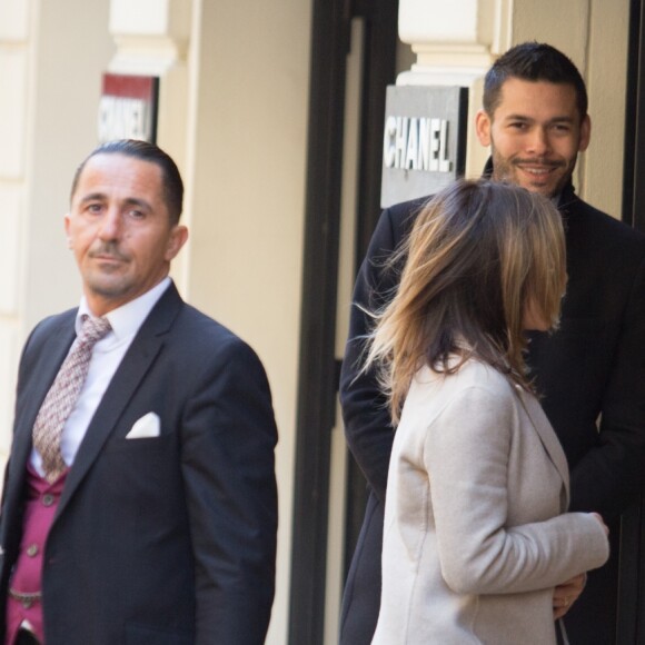 Jennifer Aniston et Justin Theroux se sont rendus au magasin Chanel avant de déjeuner au Ritz à Paris, le 12 avril 2017.