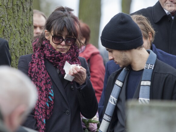 Sophie Marceau et son fils Vincent Zulawski - Sophie Marceau assiste aux obsèques de son ex-mari Andrzej Zulawski à Gora Kalwaria, près de Varsovie en Pologne le 22 février 2016