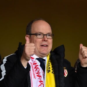 Le prince Albert II de Monaco lors de la victoire de l'AS Monaco contre le Borussia Dortmund (3-1) au stade Louis-II de Monaco le 19 avril 2017, synonyme de qualification pour les demi-finales de la Ligue des Champions. © Bruno Bebert/Bestimage