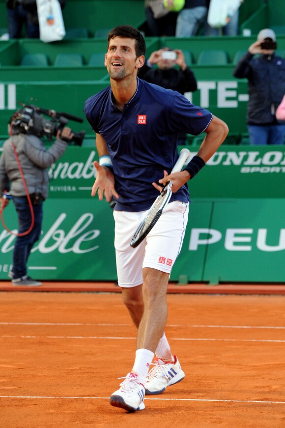 Novak Djokovic a battu Pablo Carreno Busta durant le Monte Carlo Rolex Masters 2017 sur le court Rainier III du Monte Carlo Country Club à Roquebrune Cap Martin, France, le 20 avril 2017. rtin