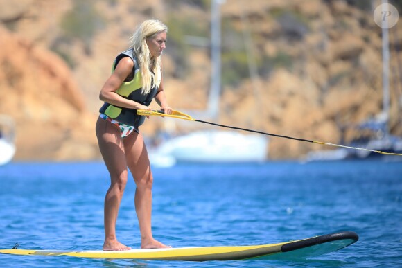 Exclusif - Melanie Brown (Mel B) et son mari Stephen Belafonte en vacances en compagnie de la baby-sitter allemande Lorraine Gilles sur un yacht avec des amis à Ibiza le 3 juillet 2016.