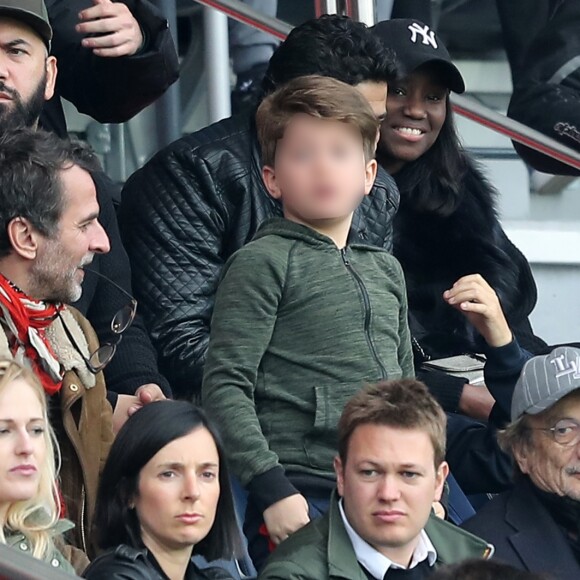 Marina Foïs, Eric Lartigau et leur fils Georges - Match de football entre le Psg et Montpellier au Parc des Princes à Paris le 22 avril 2017. © Cyril Moreau/Bestimage