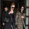 Gigi Hadid et sa soeur Bella à Milan pendant la semaine de la mode, la fashion week le 22 février 2017.