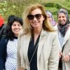 Valérie Trierweiler (marraine de l'association du Secours Populaire) - 2500 enfants défavorisés ont passé une journée "magique" au parc d'attraction Disneyland Paris à Marne la Vallée, France, le mardi 4 avril 2017. Pour son 25ème anniversaire Disneyland Paris a invité 2500 enfants du Secours Populaire. © Coadic Guirec/Bestimage